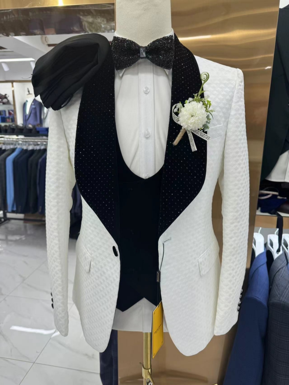 New Luxurious Beaded Tuxedo 3  - Men Formal Wear With Blazer avaliação e preço